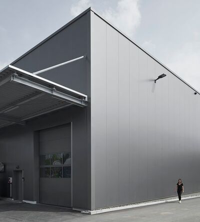 Wareneingang/-ausgang